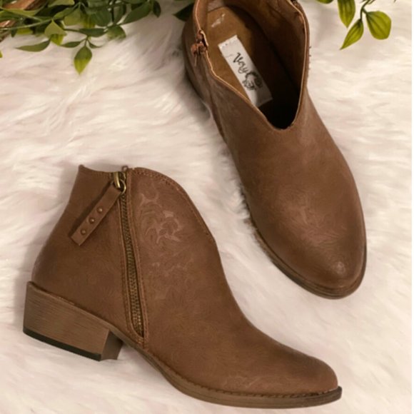 Divine Tooled by Very G - Picture 2 of 2